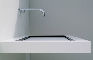 Illustration for article titled Mysterious Axolute Sink Works Without a Drainpipe